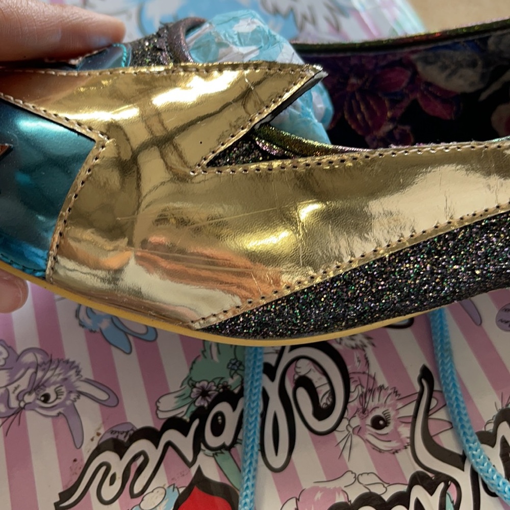 NIB Ground Control Irregular Choice - Picture 10 of 10
